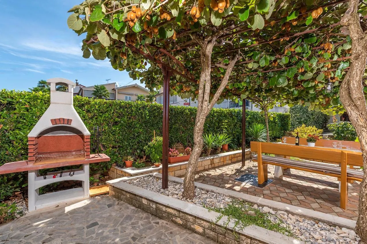 Apartments Feniks Porec 0*,