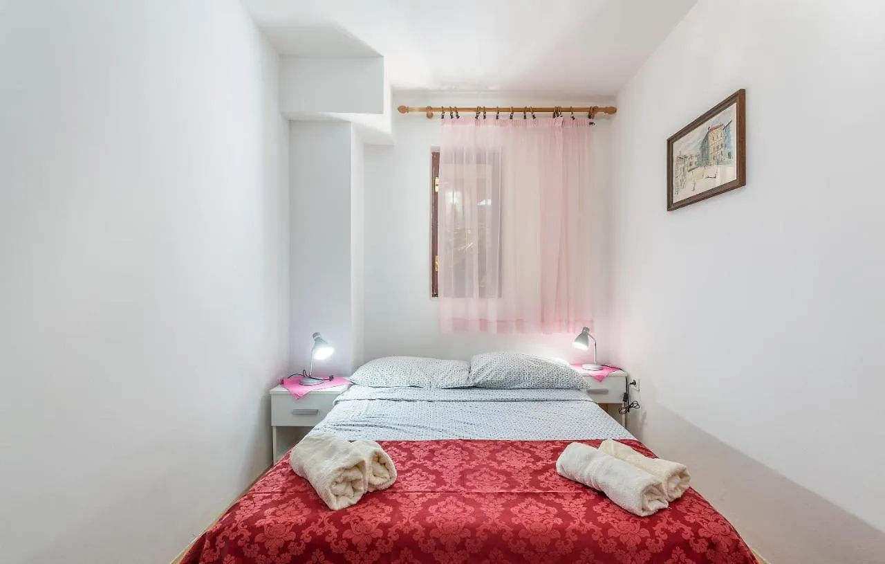 Apartments Feniks ポレッチ