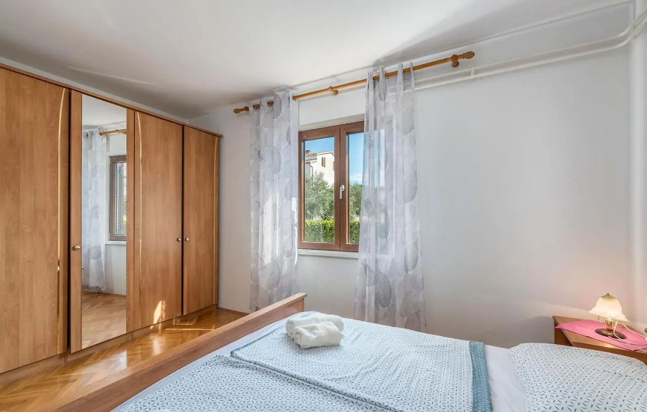 Apartments Feniks Porec 0*,